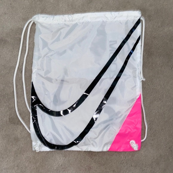 nike spike bag